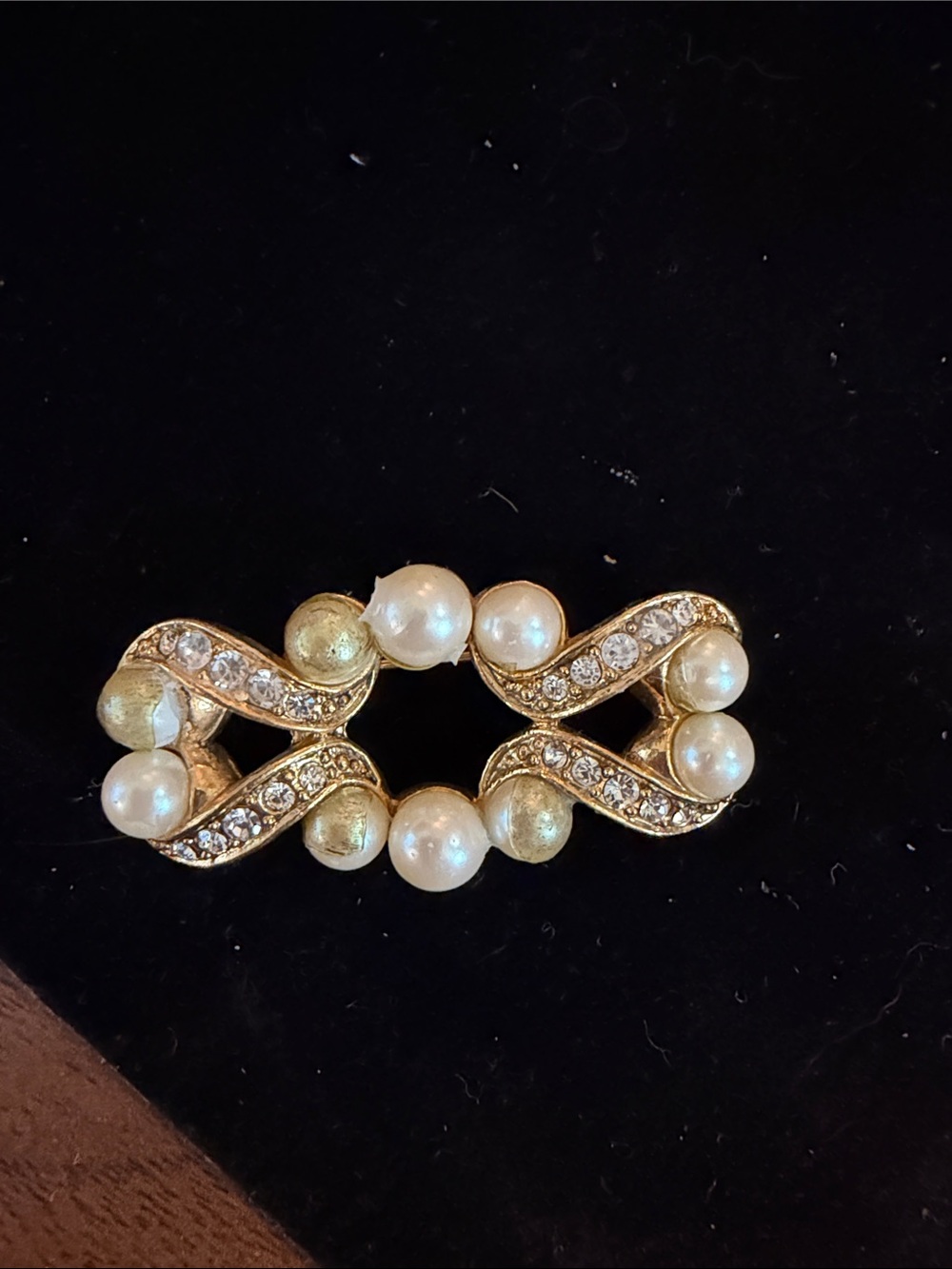 1928 Gold-Tone Pearl & Crystal Link Brooch - Ivory Pearls